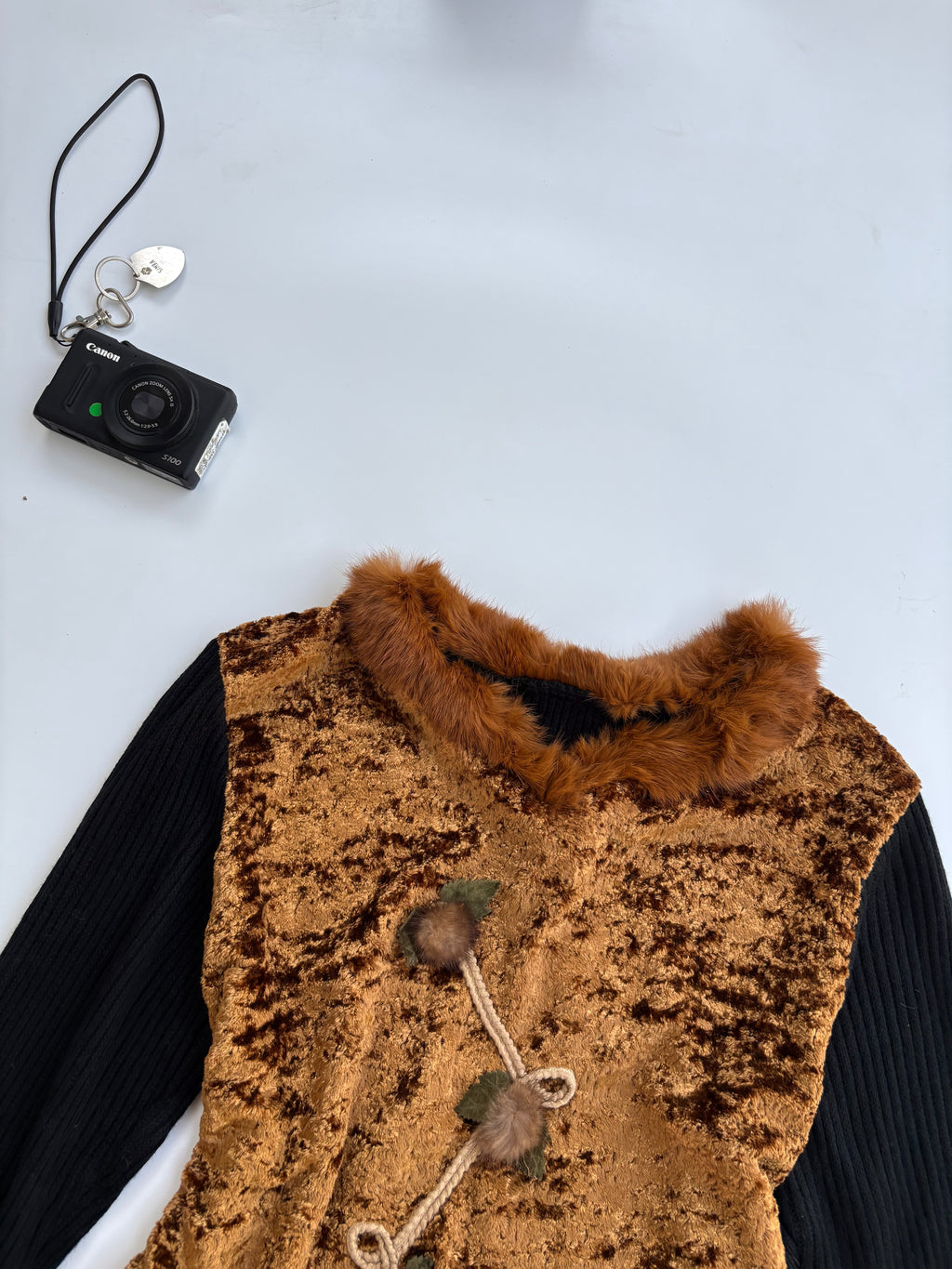 Y2k fur ribbed top