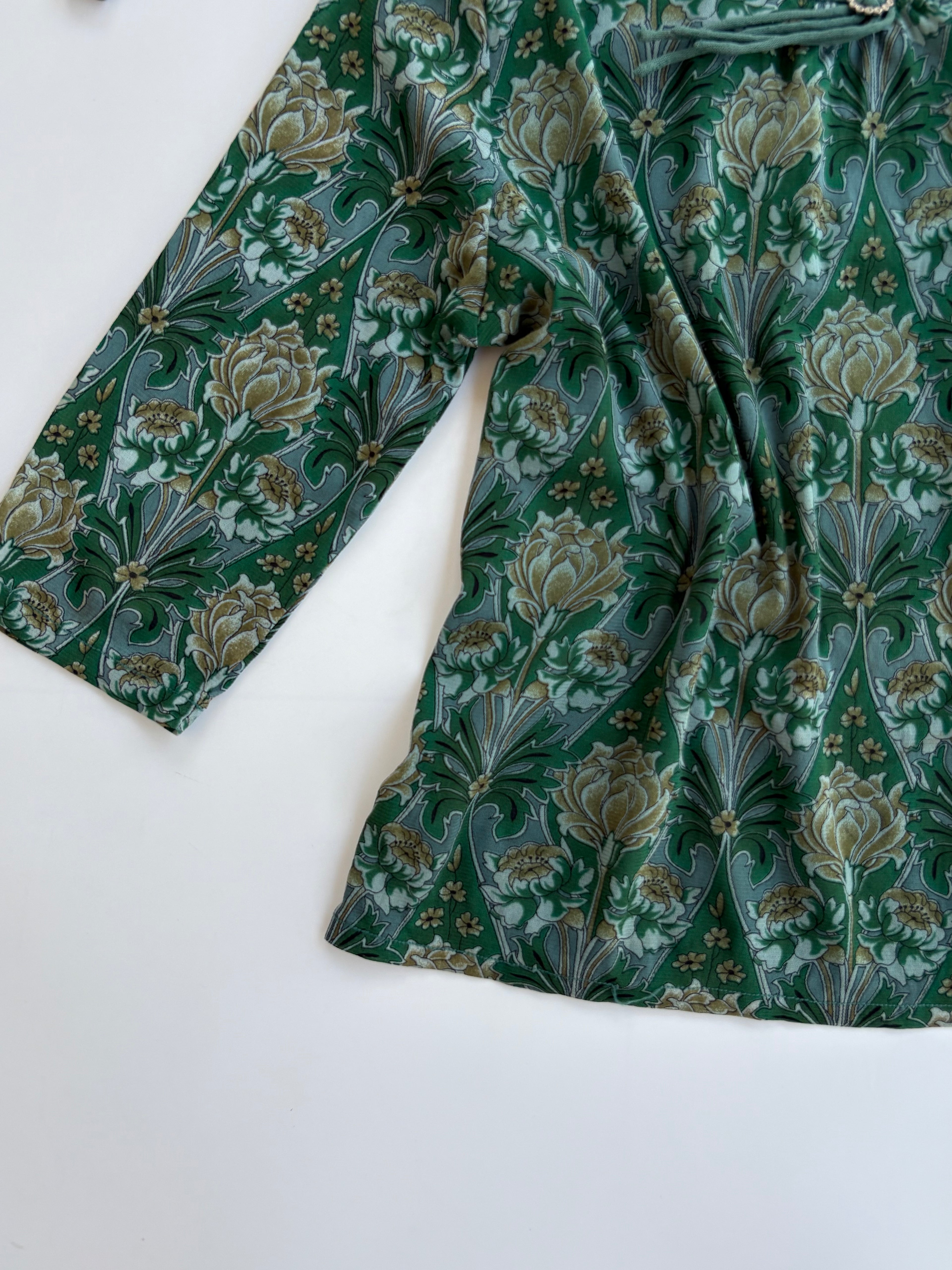 Peacock top