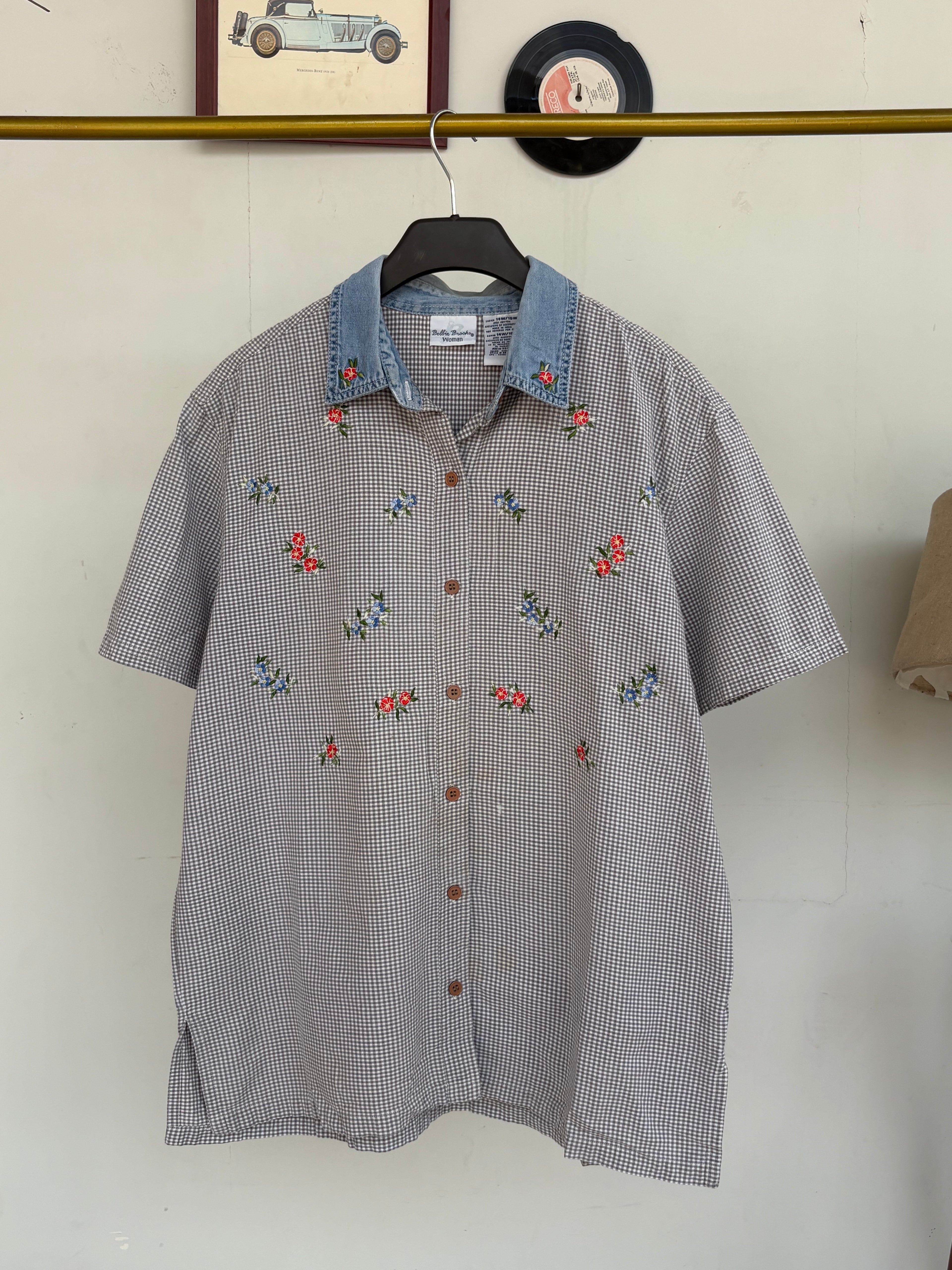 Denim collar shirt