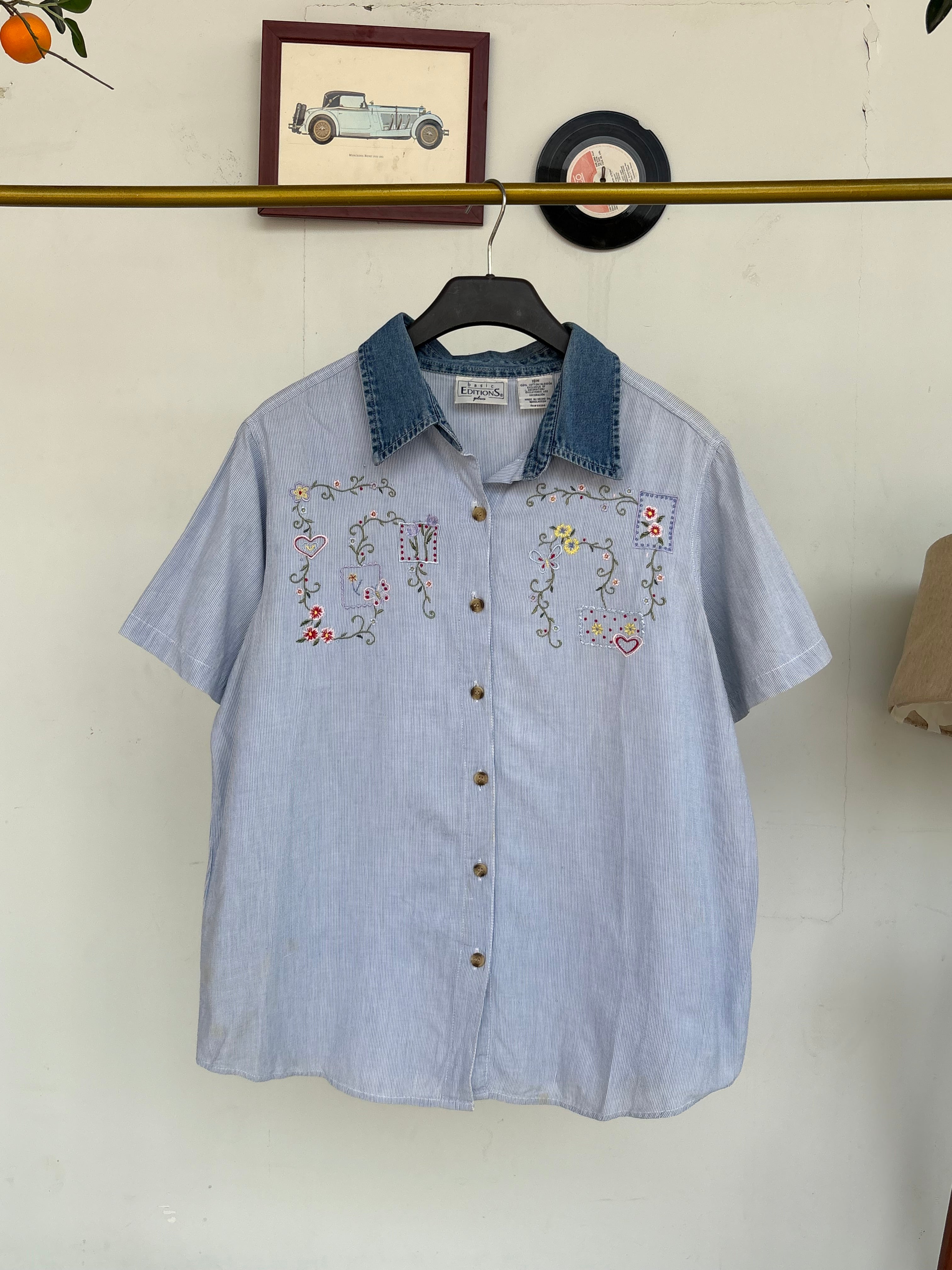 Denim collar embroidered shirt