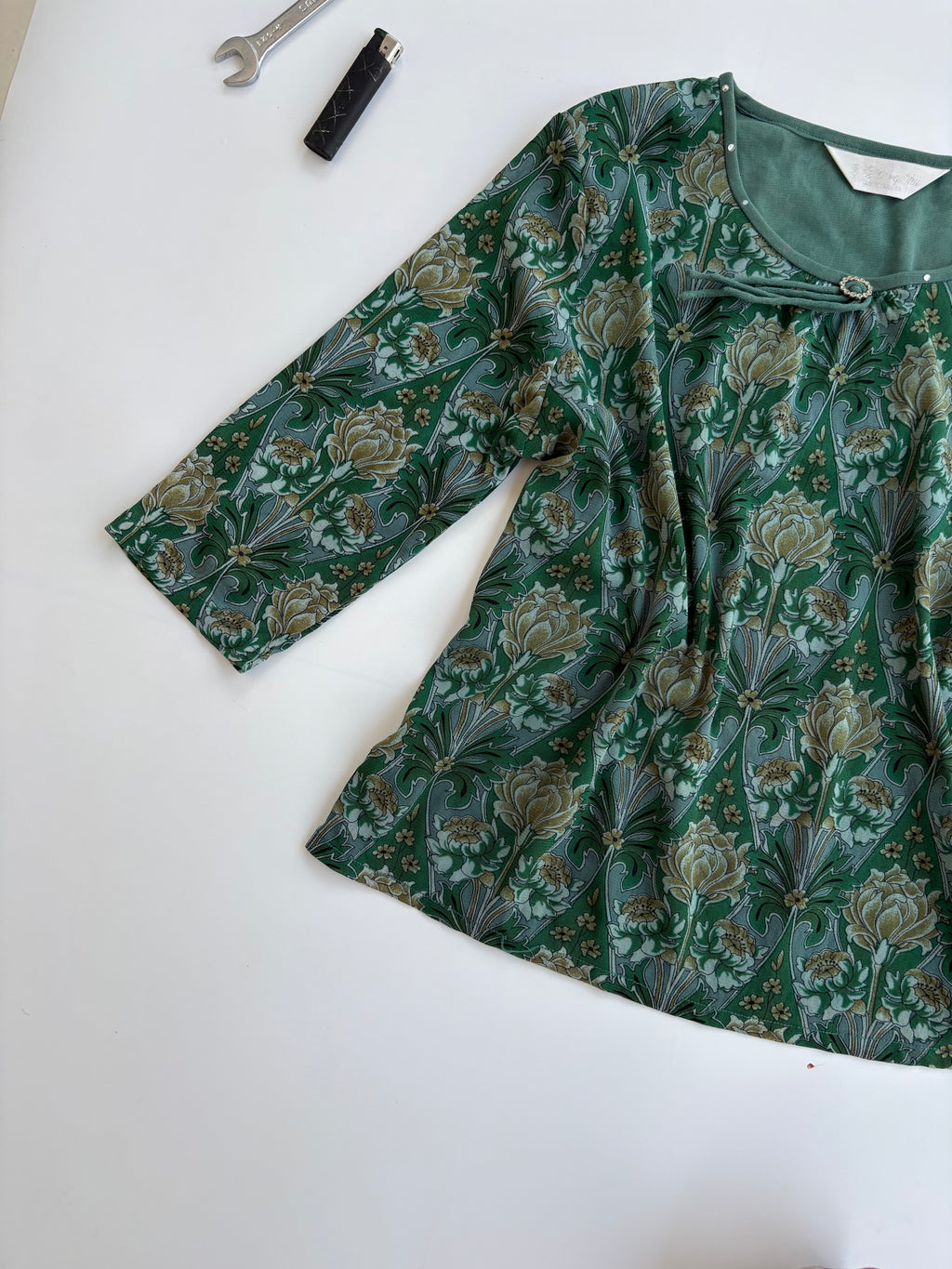 Peacock top
