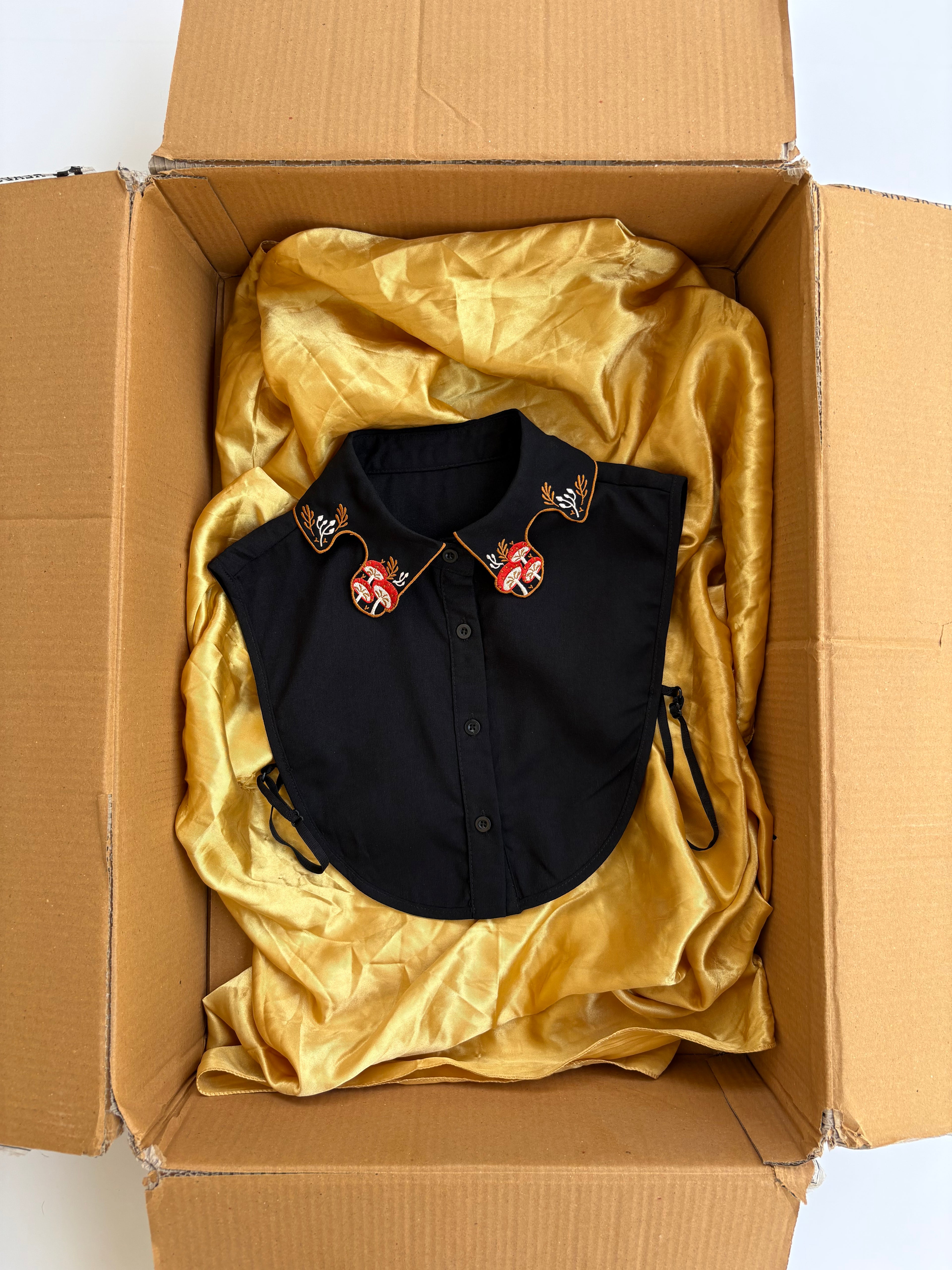 Embroidered collar