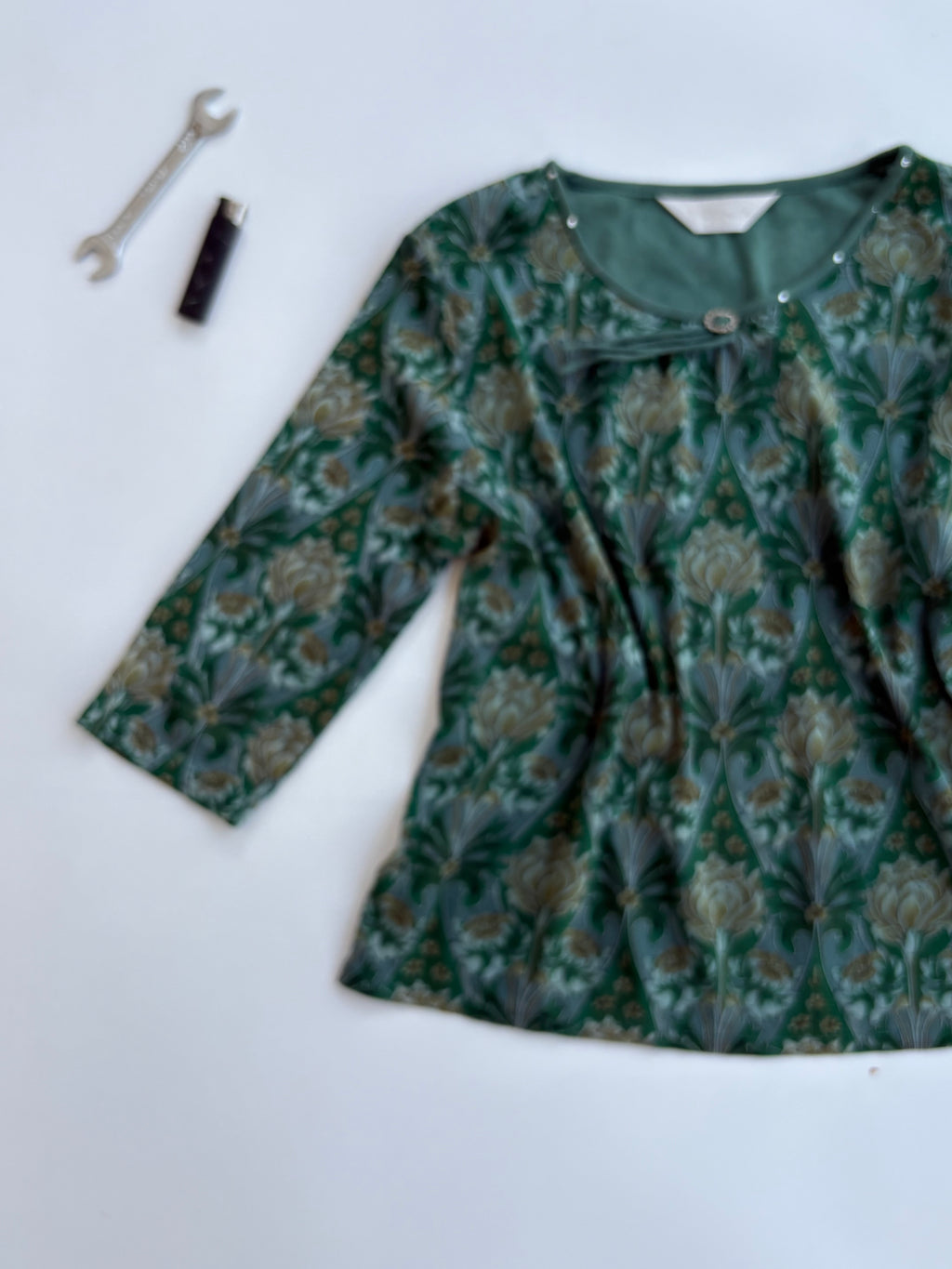 Peacock top