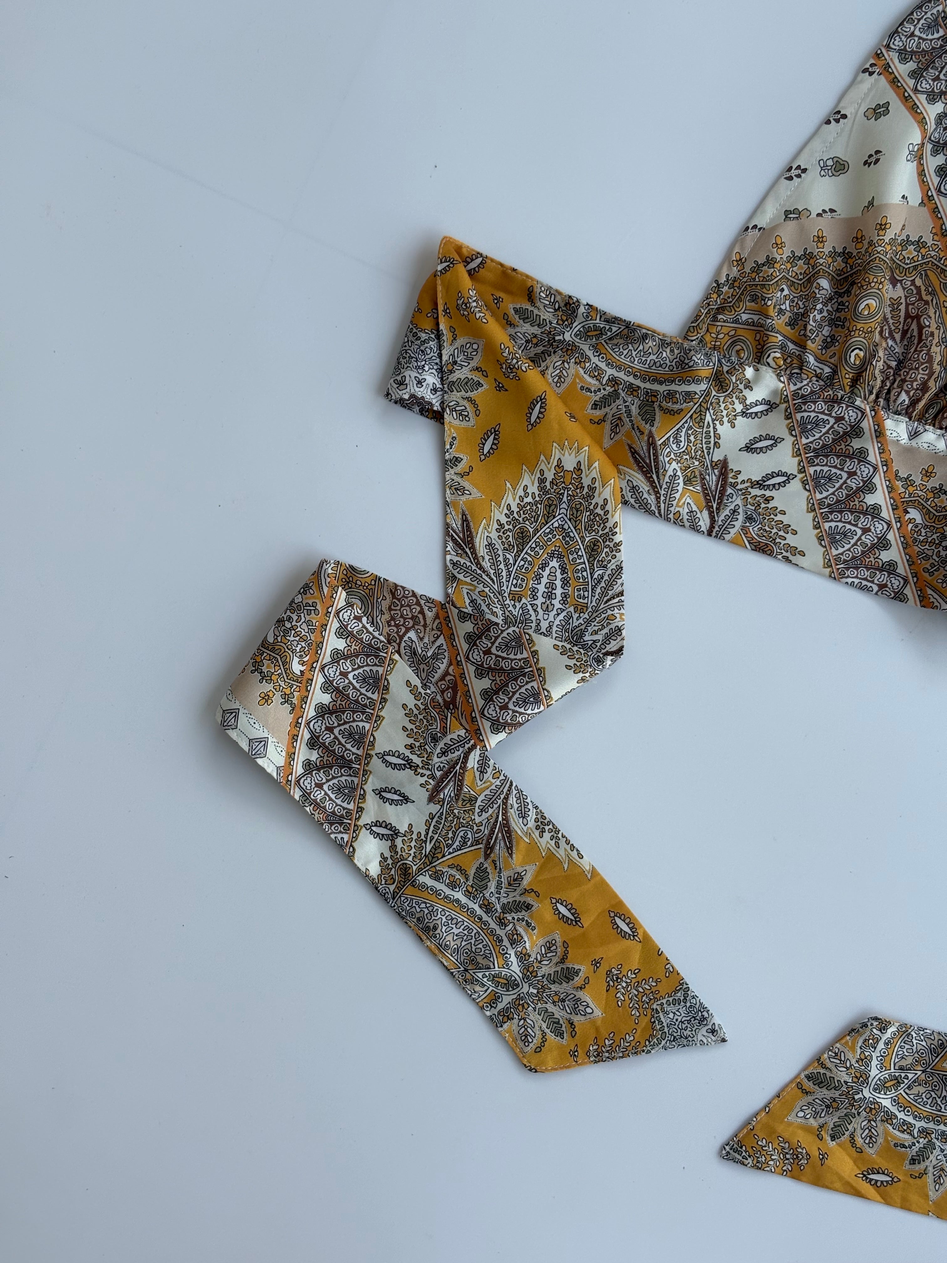 Silk tie top