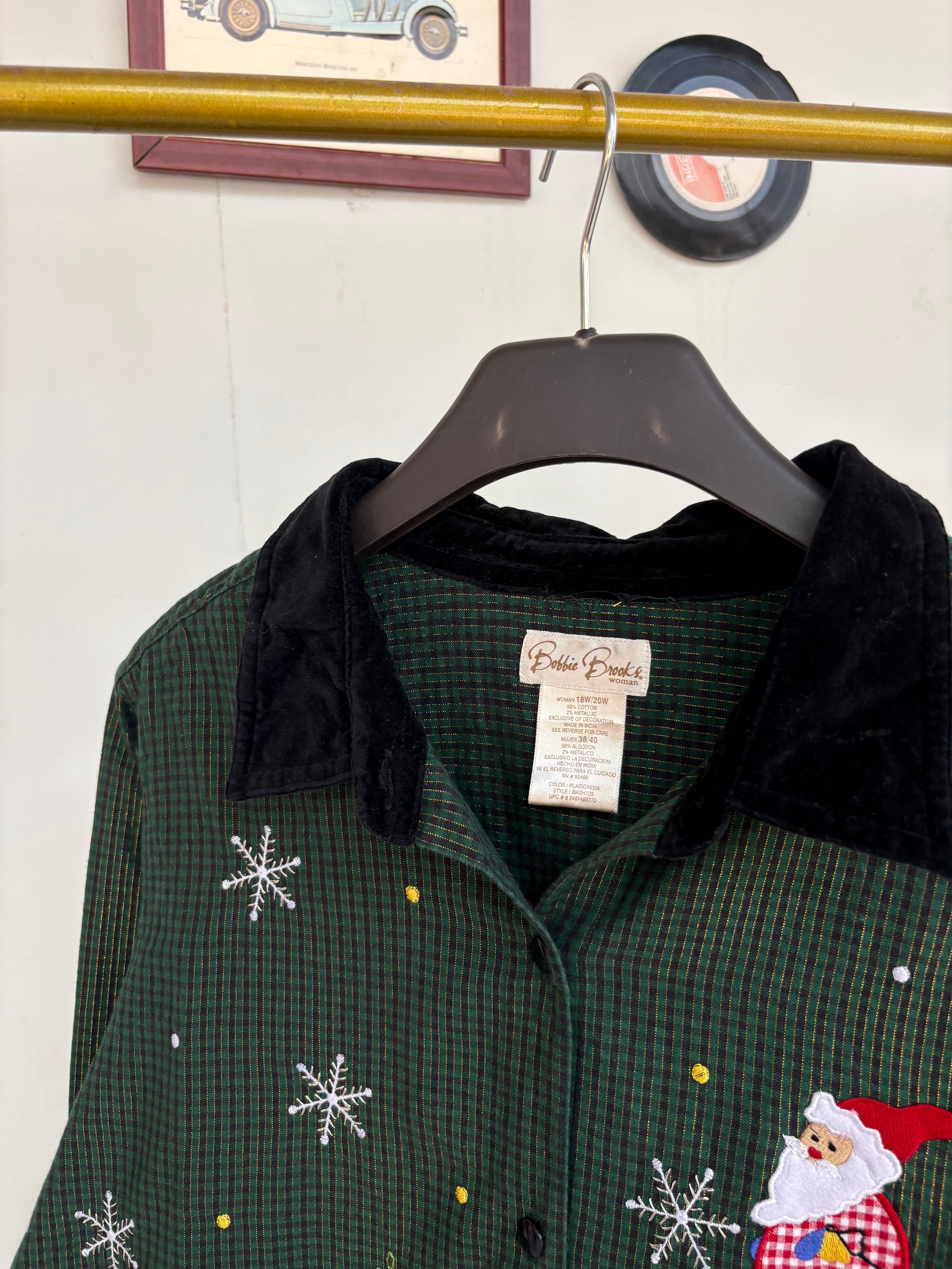 Checkered green shirt with embroidery