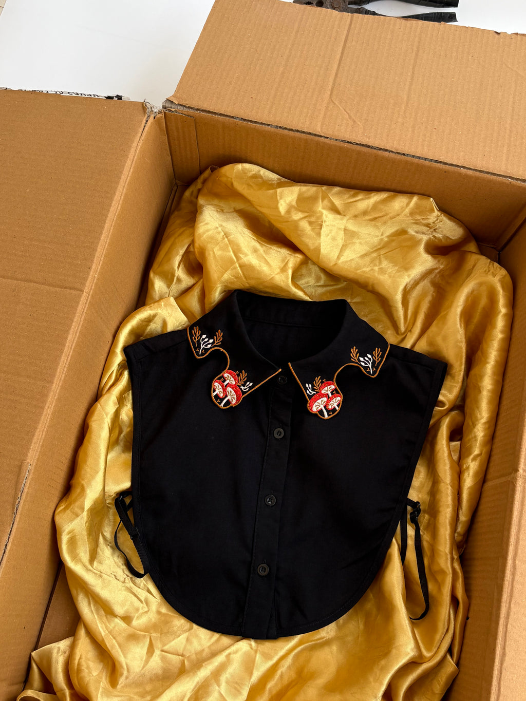 Embroidered collar