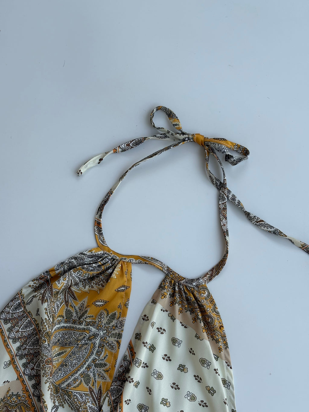 Silk tie top