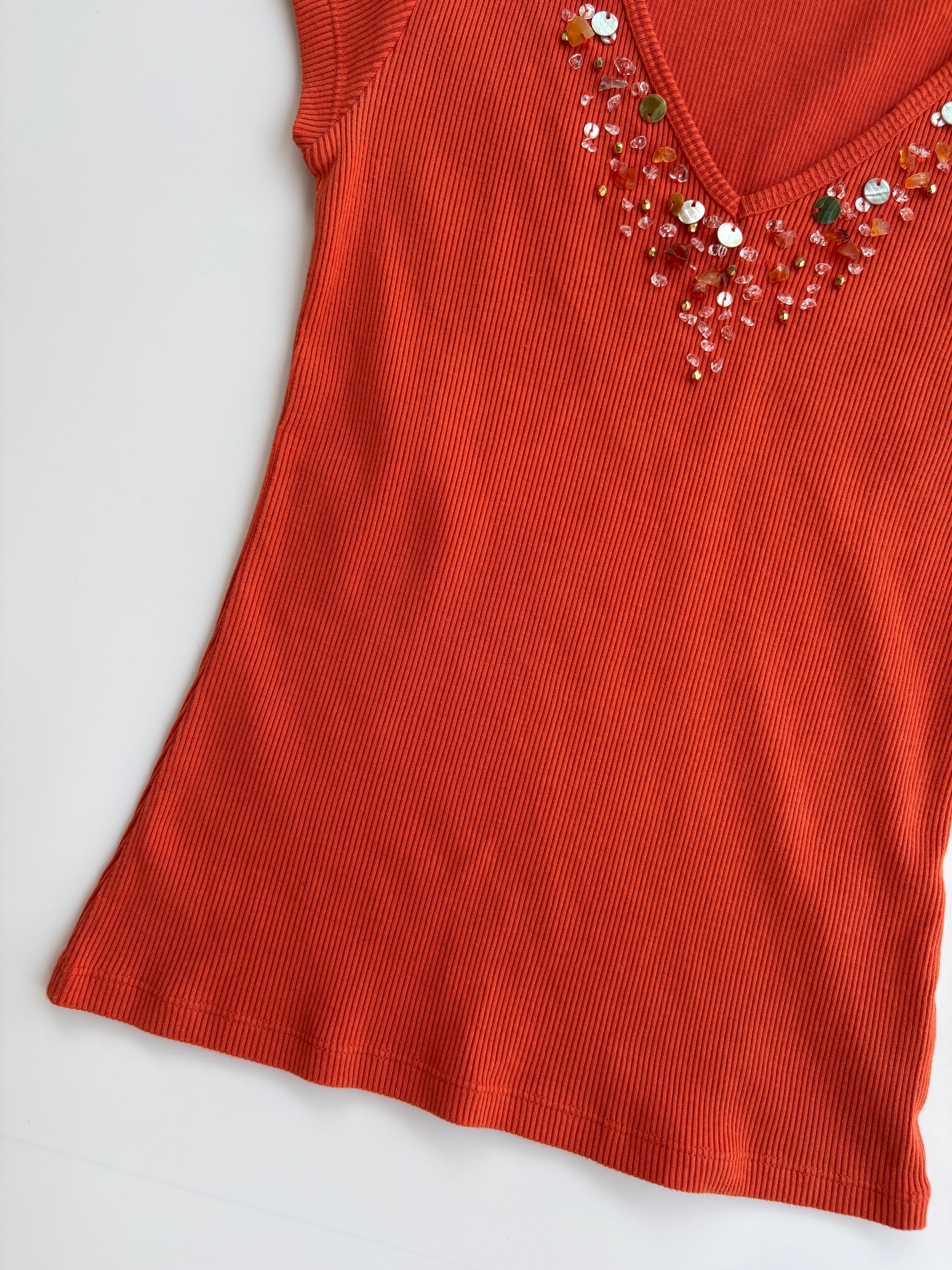Ribbed embezzeled top