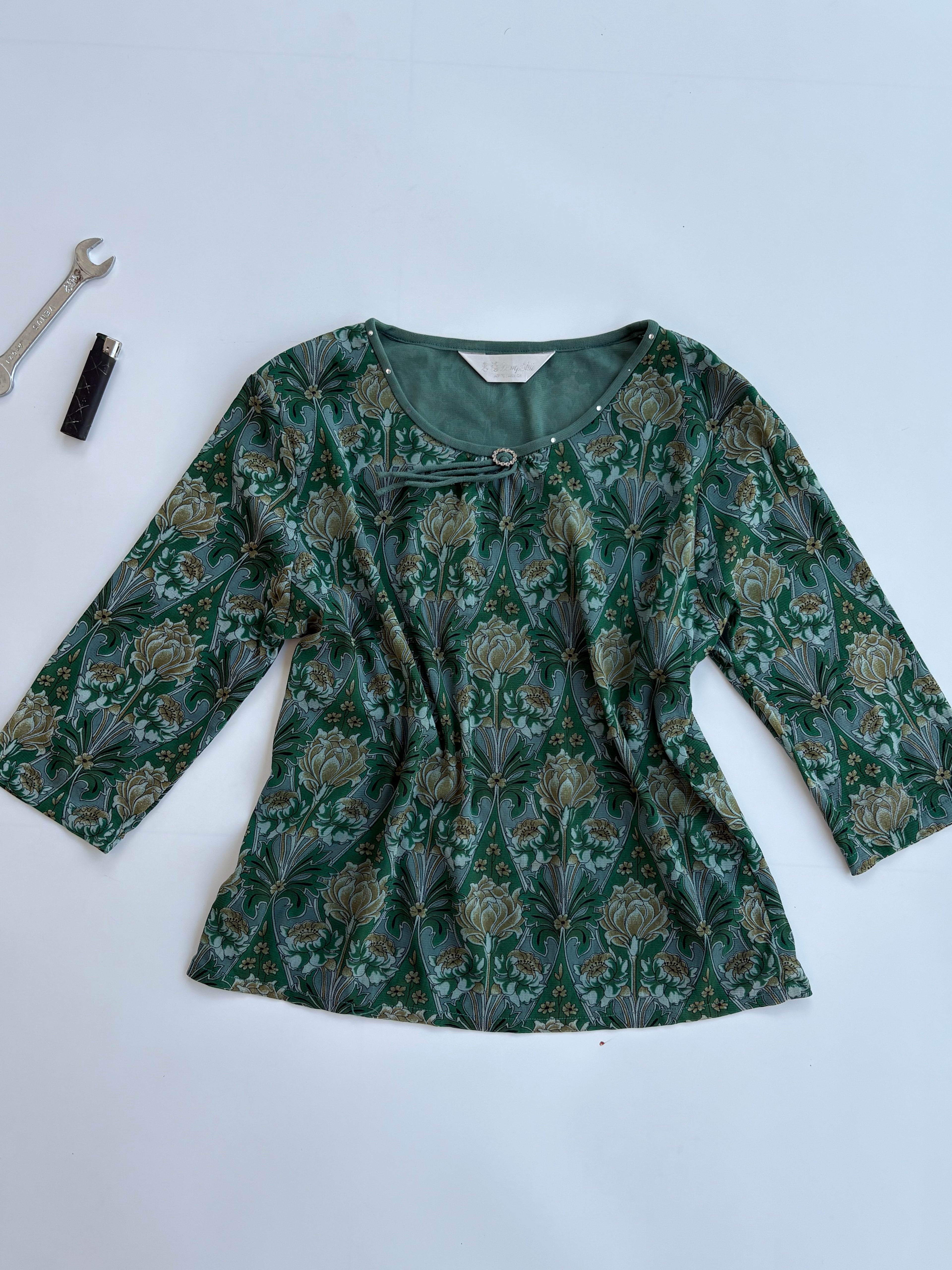 Peacock top