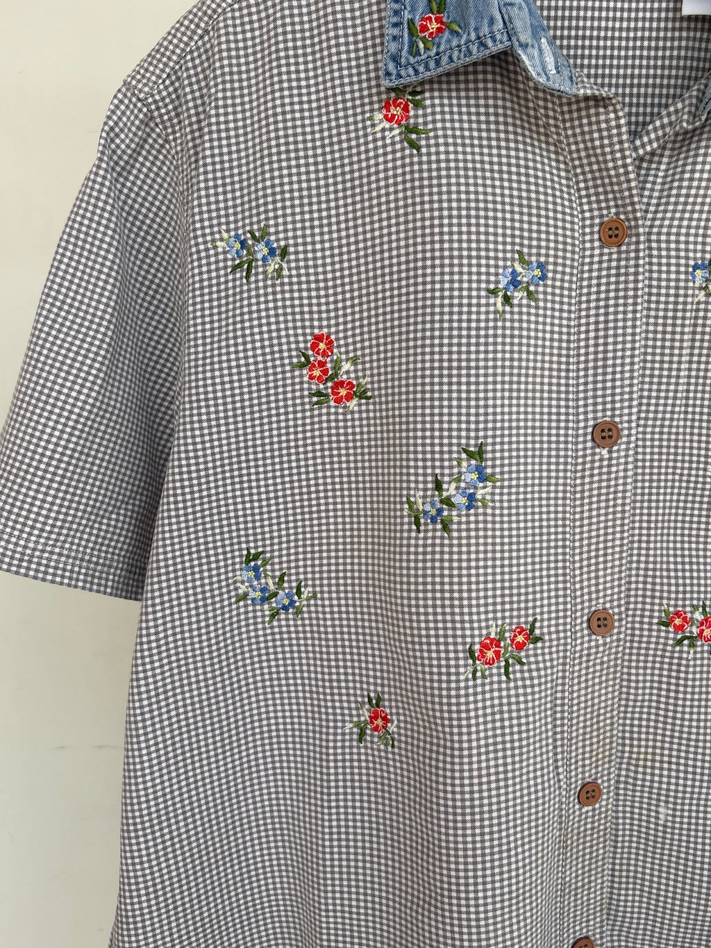 Denim collar shirt