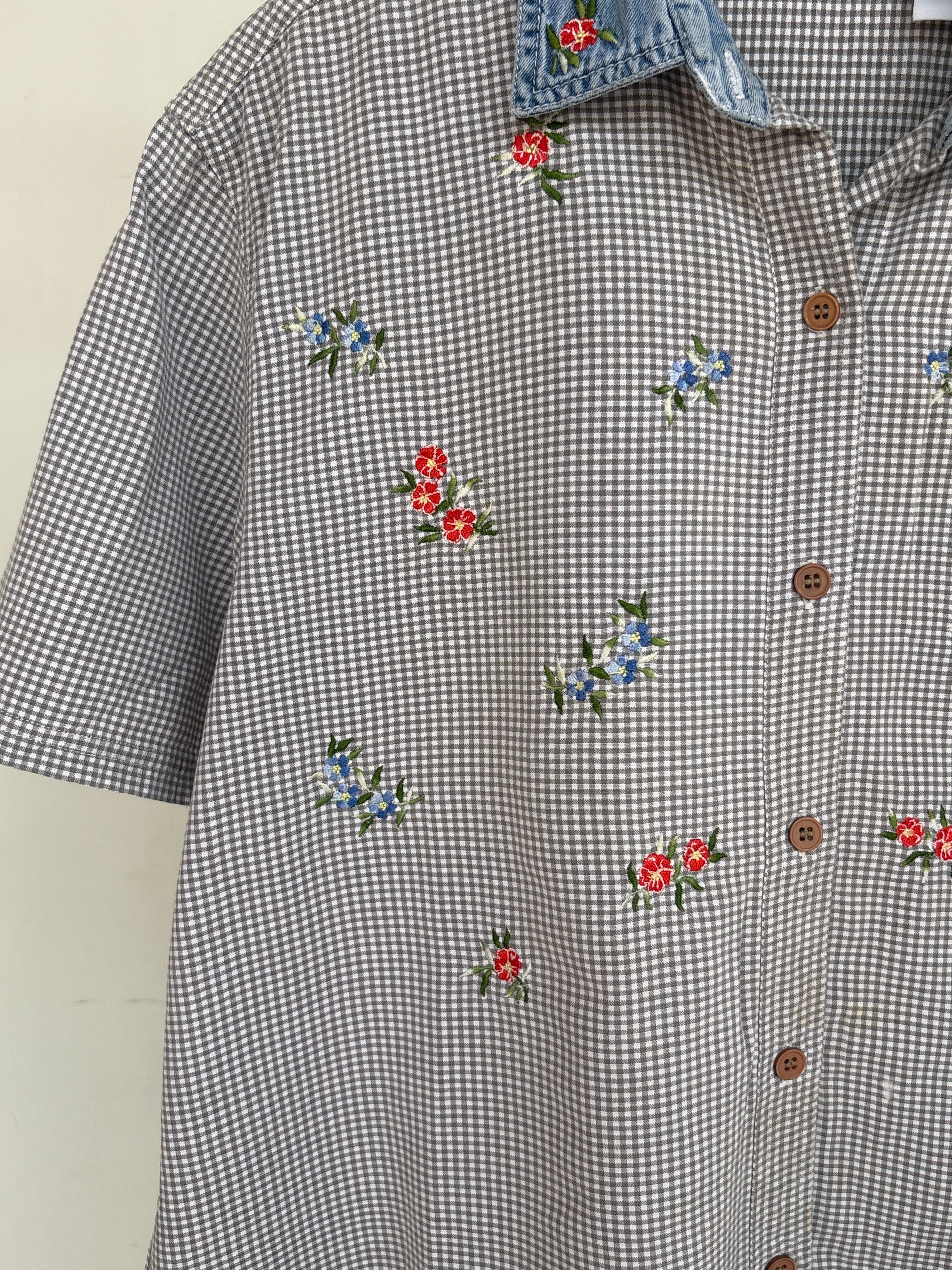 Denim collar shirt