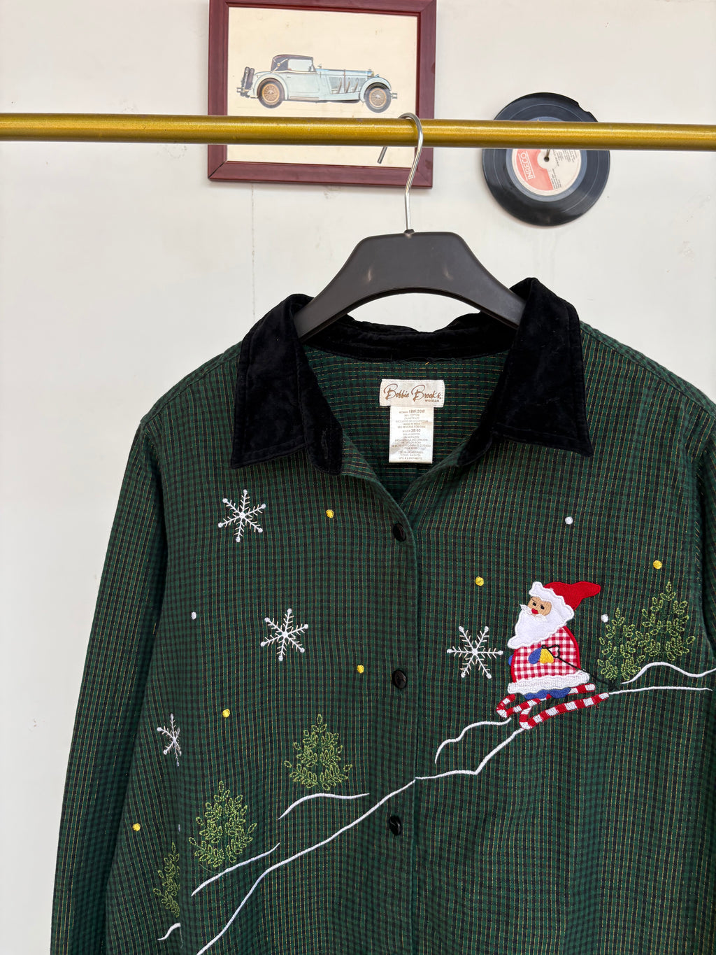 Checkered green shirt with embroidery