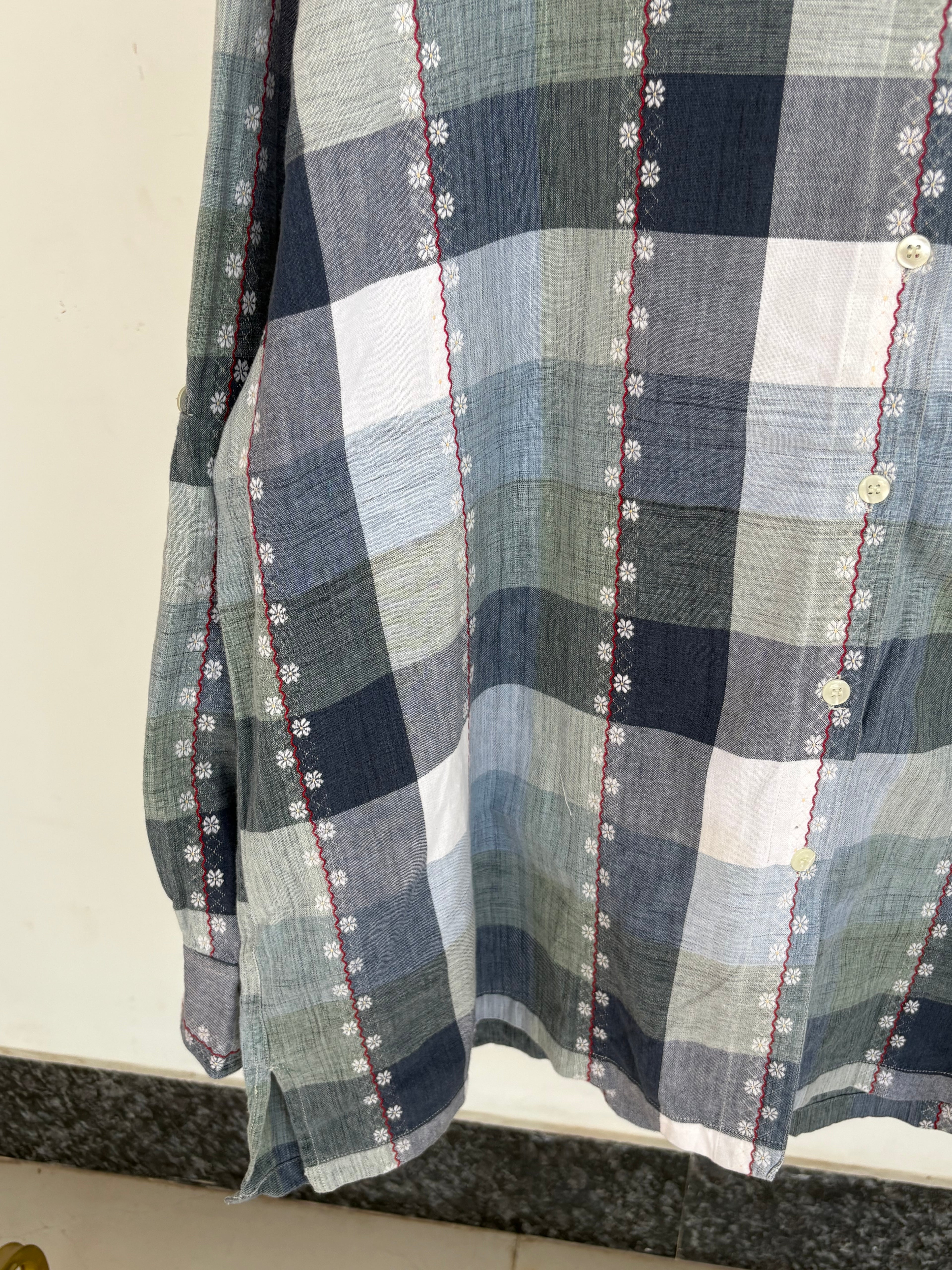 Checkered liz&me shirt