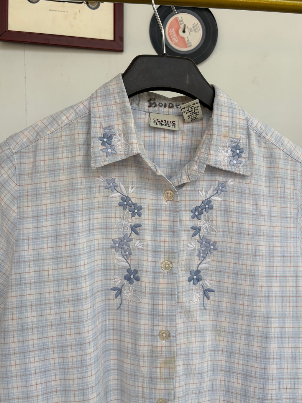 Checkered embroidered shirt
