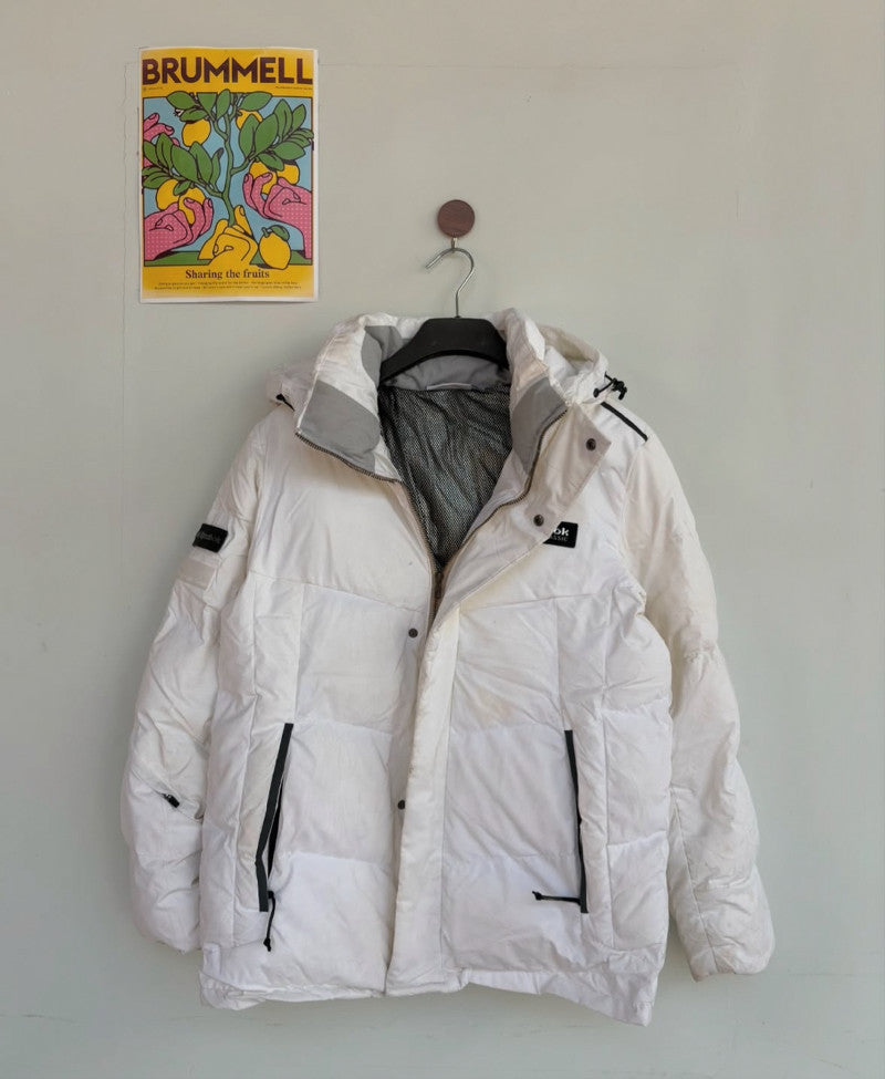 https://dm2buy-drop-resized-gga4c6azekgcgngp.z02.azurefd.net/dm2buy/C1sqiyadfNLg.jpg