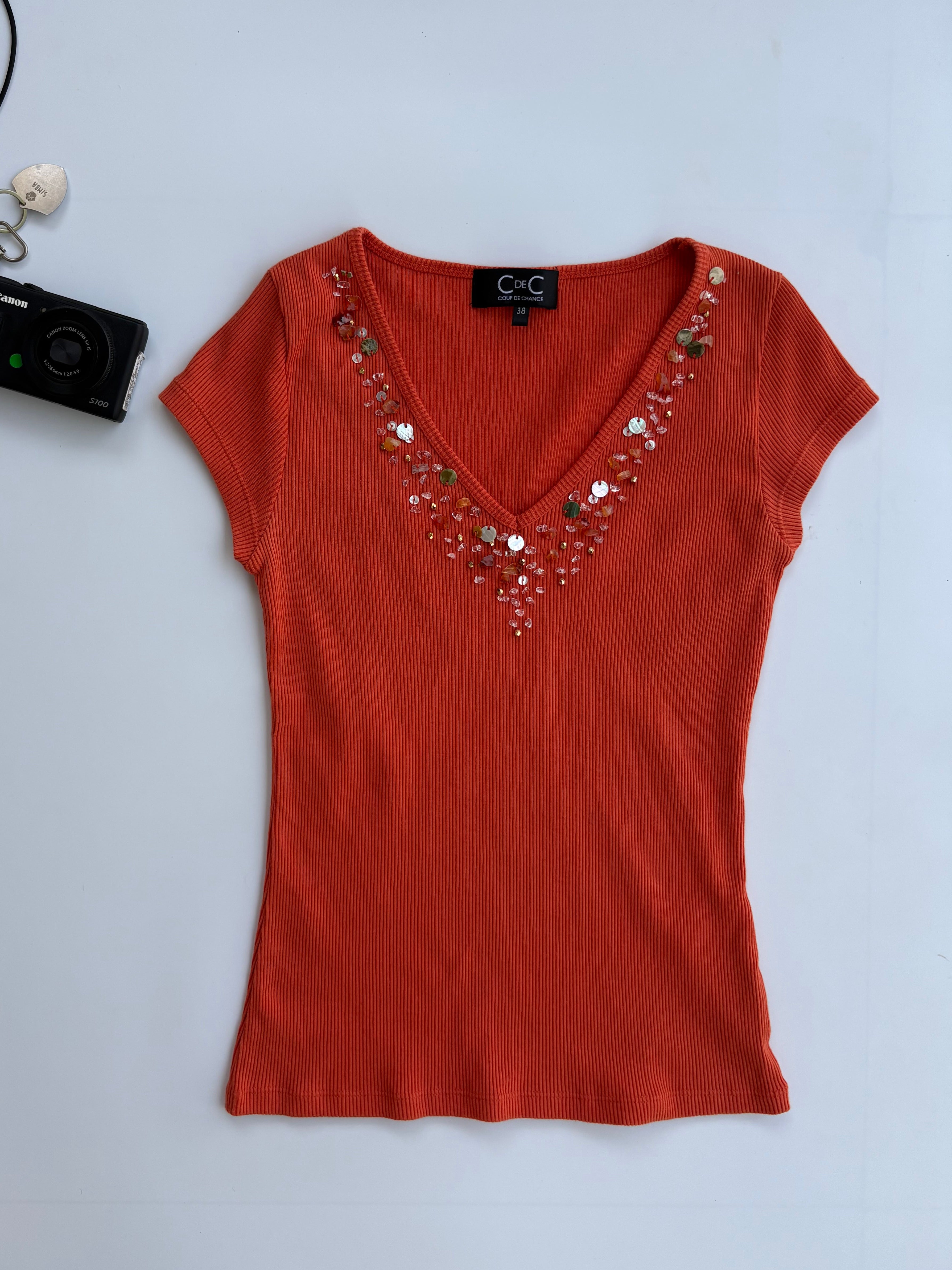 Ribbed embezzeled top