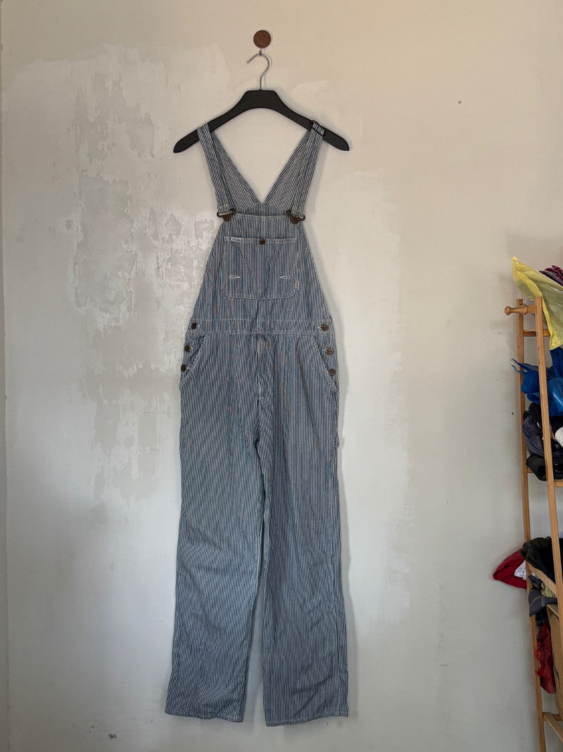 https://dm2buy-drop-resized-gga4c6azekgcgngp.z02.azurefd.net/dm2buy/UHmo8shqc6JI.jpg
